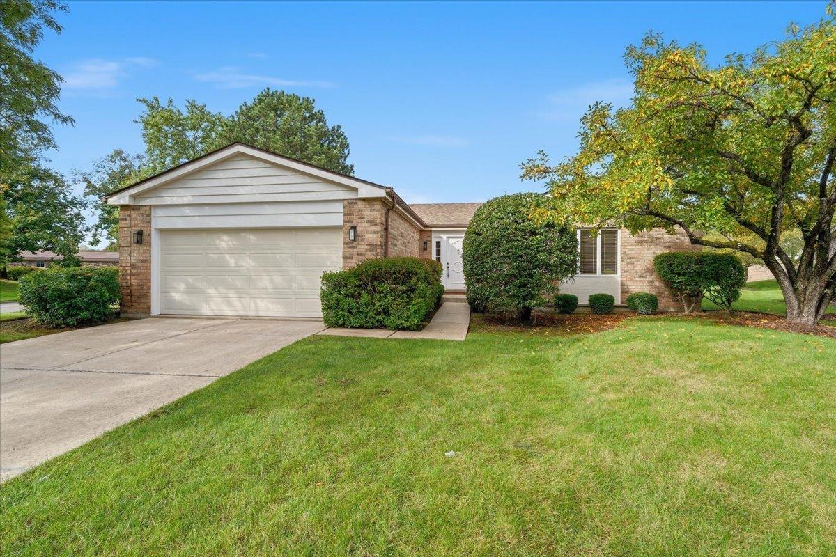4568 Lindenwood Ln., Northbrook, IL 60062