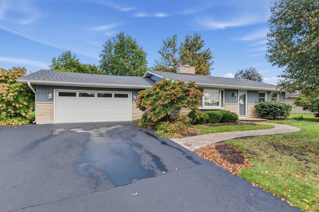 202 N Raven Rd., Shorewood, IL 60404