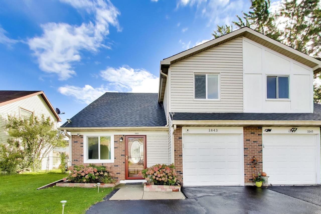 1843 Whitney Dr., Hanover Park, IL 60133