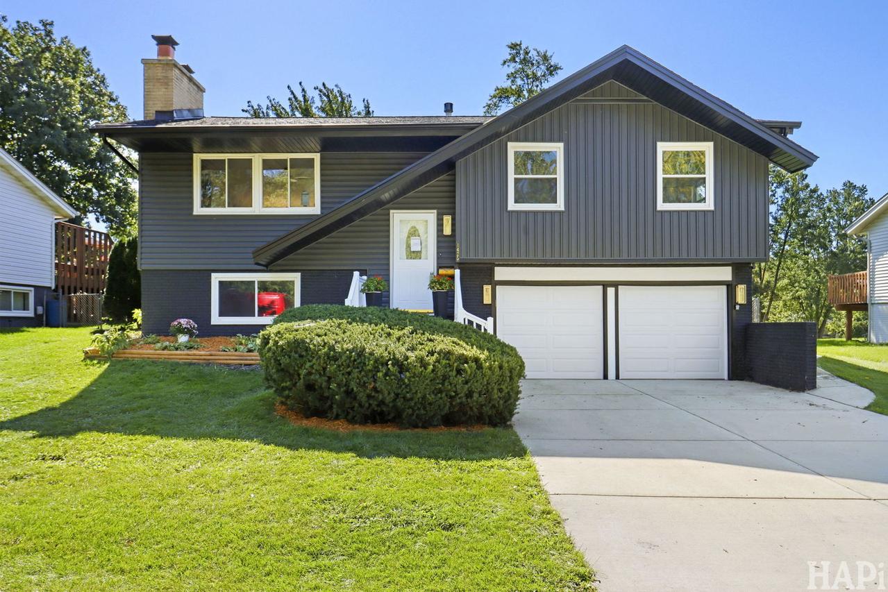 1425 Concord Ln., Schaumburg, IL 60193