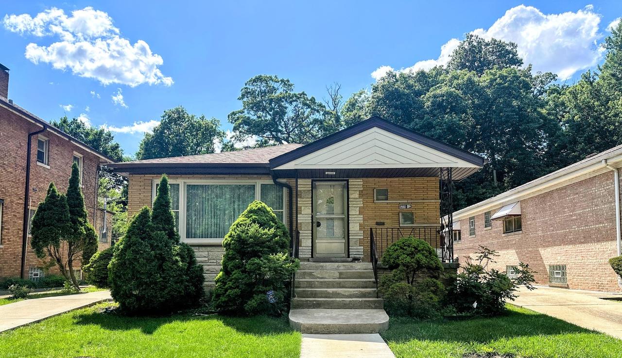 10912 S Longwood Dr., Chicago, IL 60643