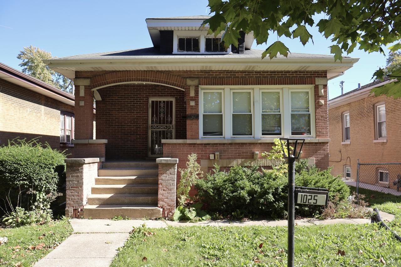 1025 Orchard Ave., Maywood, IL 60153
