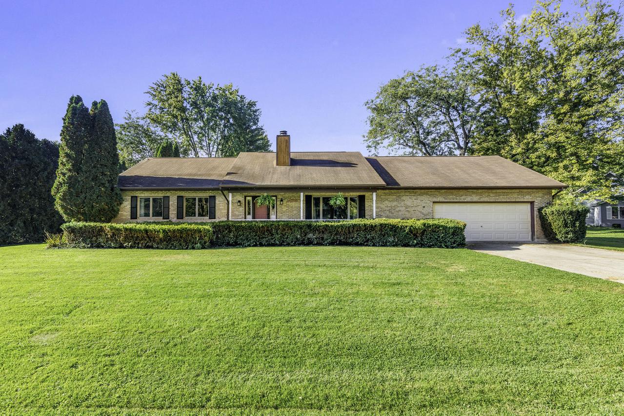 1485 Nova Rd., Lake Holiday, IL 60548