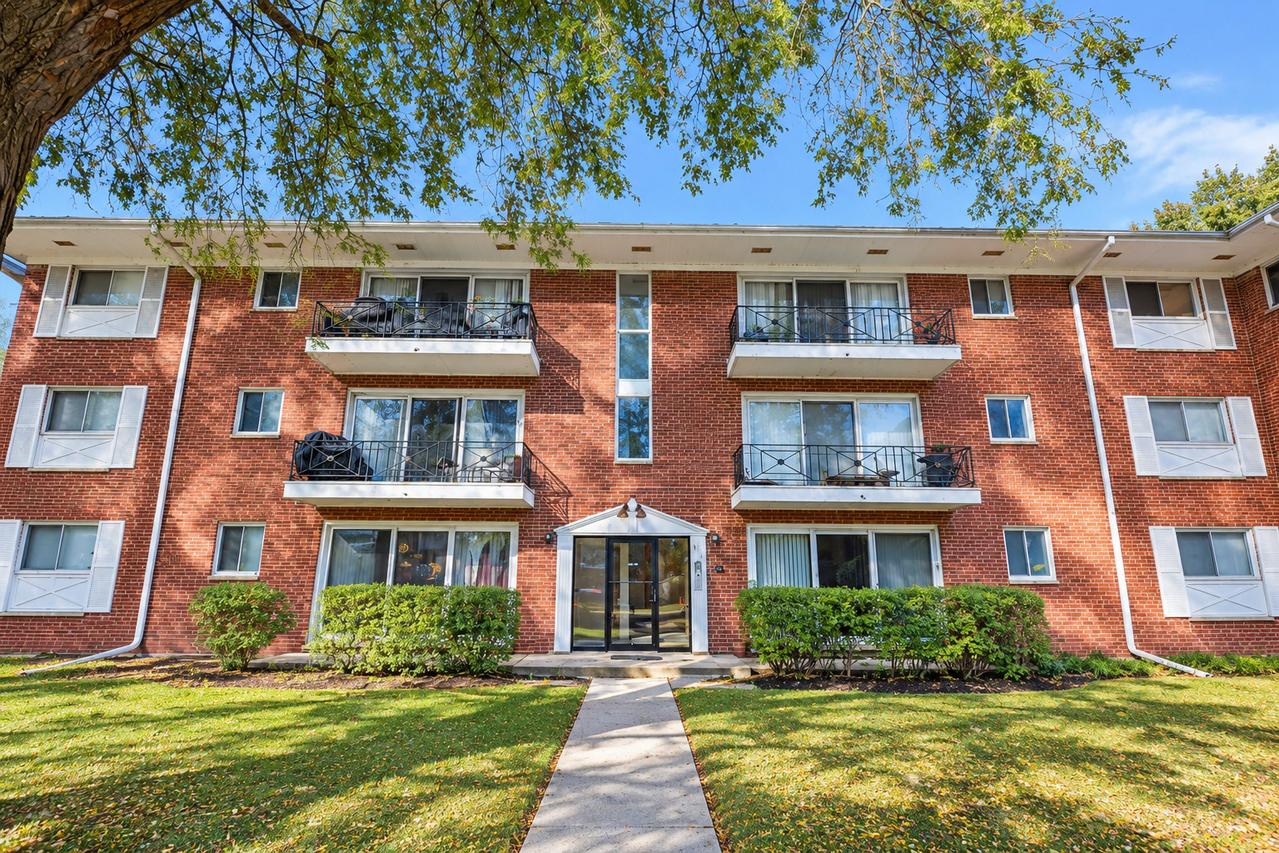 10117 Old Orchard Ct. #103, Skokie, IL 60076