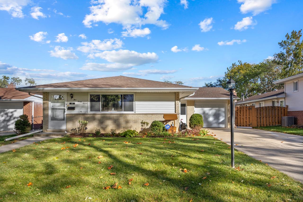 537 Farthing Ln., Des Plaines, IL 60016