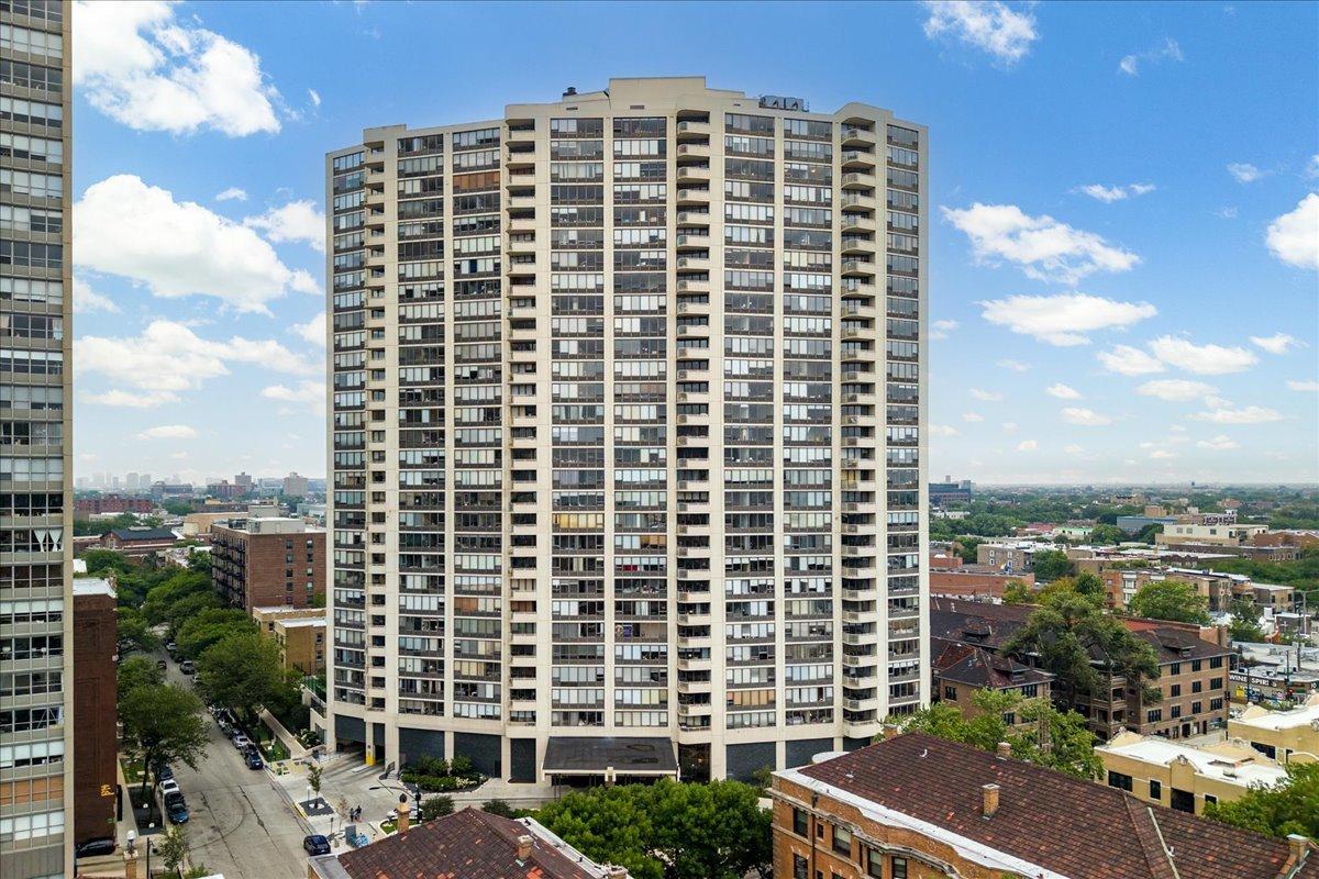 3930 N Pine Grove Ave. #1610, Chicago, IL 60613
