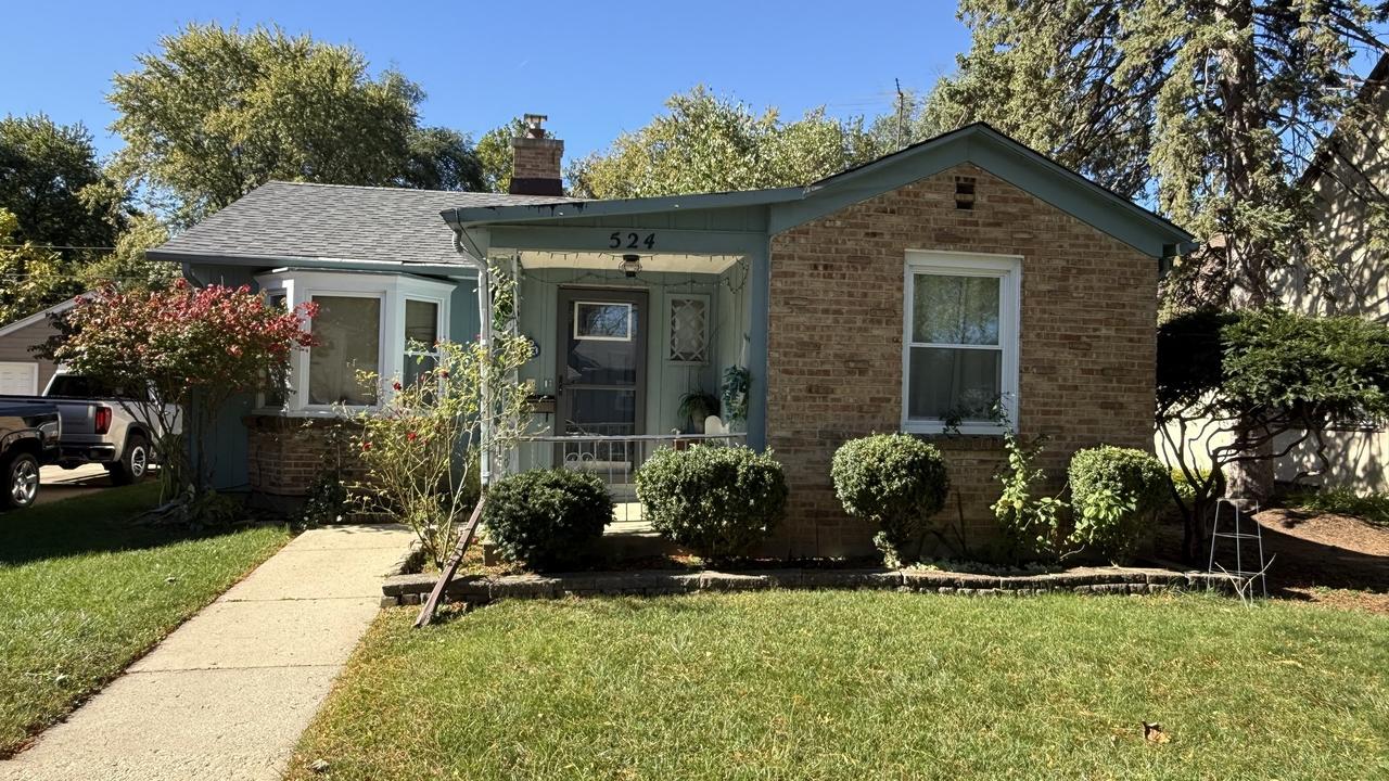 524 Lavoie Ave., Elgin, IL 60120