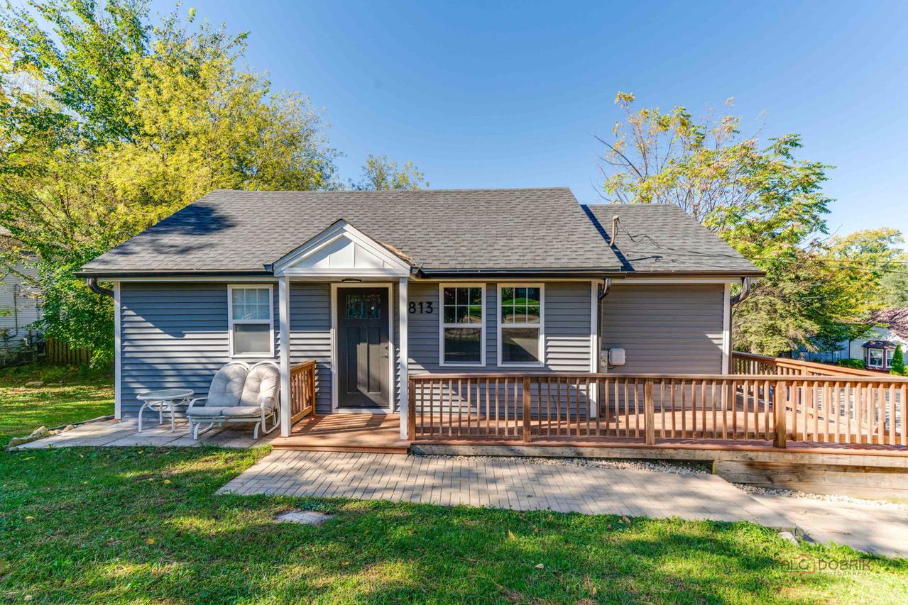 3813 Eastway Dr., Island Lake, IL 60042