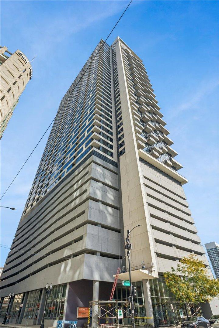 235 W Van Buren St. #2816, Chicago, IL 60607