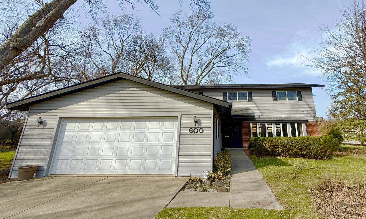 600 Fairway Dr., Glenview, IL 60025
