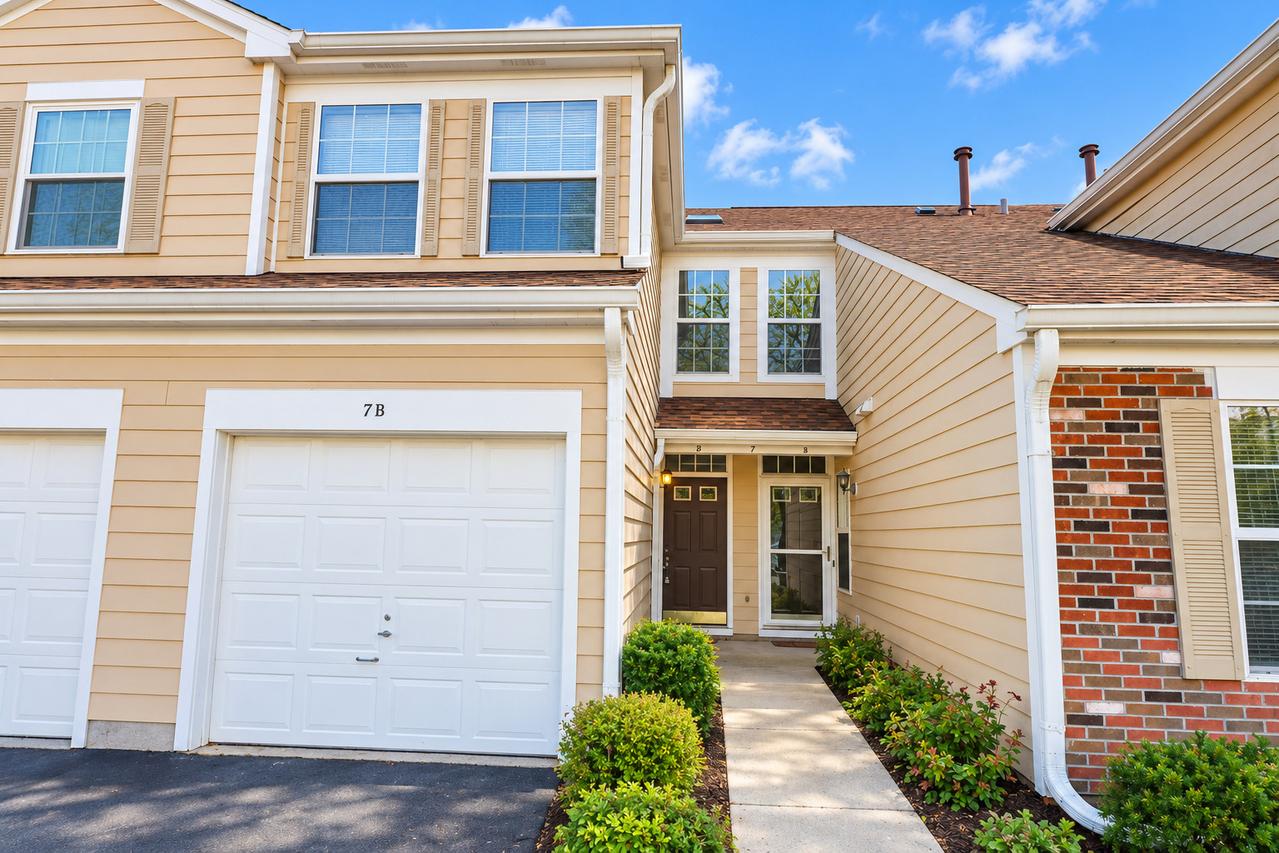7 Polk Ct. #B, Streamwood, IL 60107