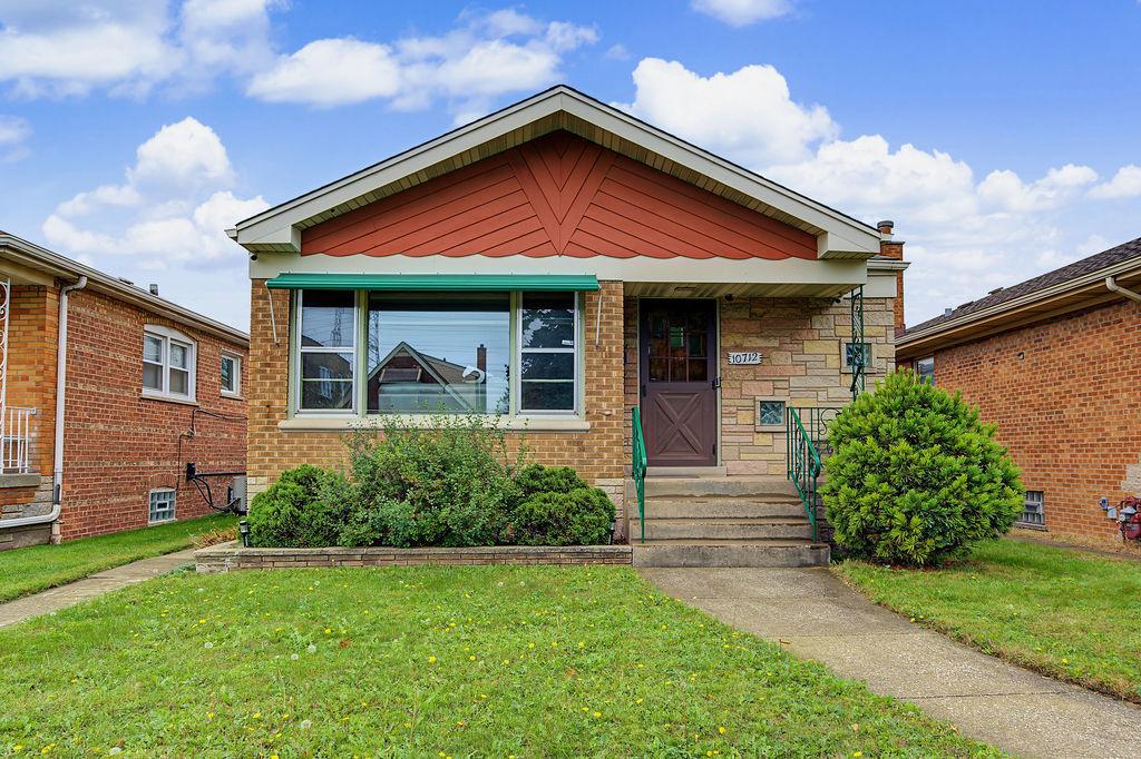 10712 S Avenue B, Chicago, IL 60617
