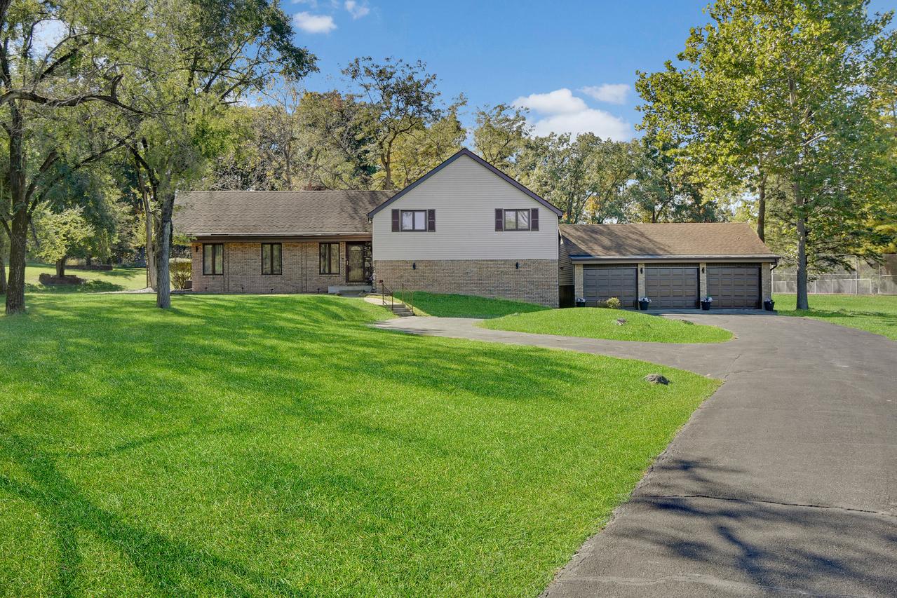 3317 E Buried Oak Dr., Crete, IL 60417