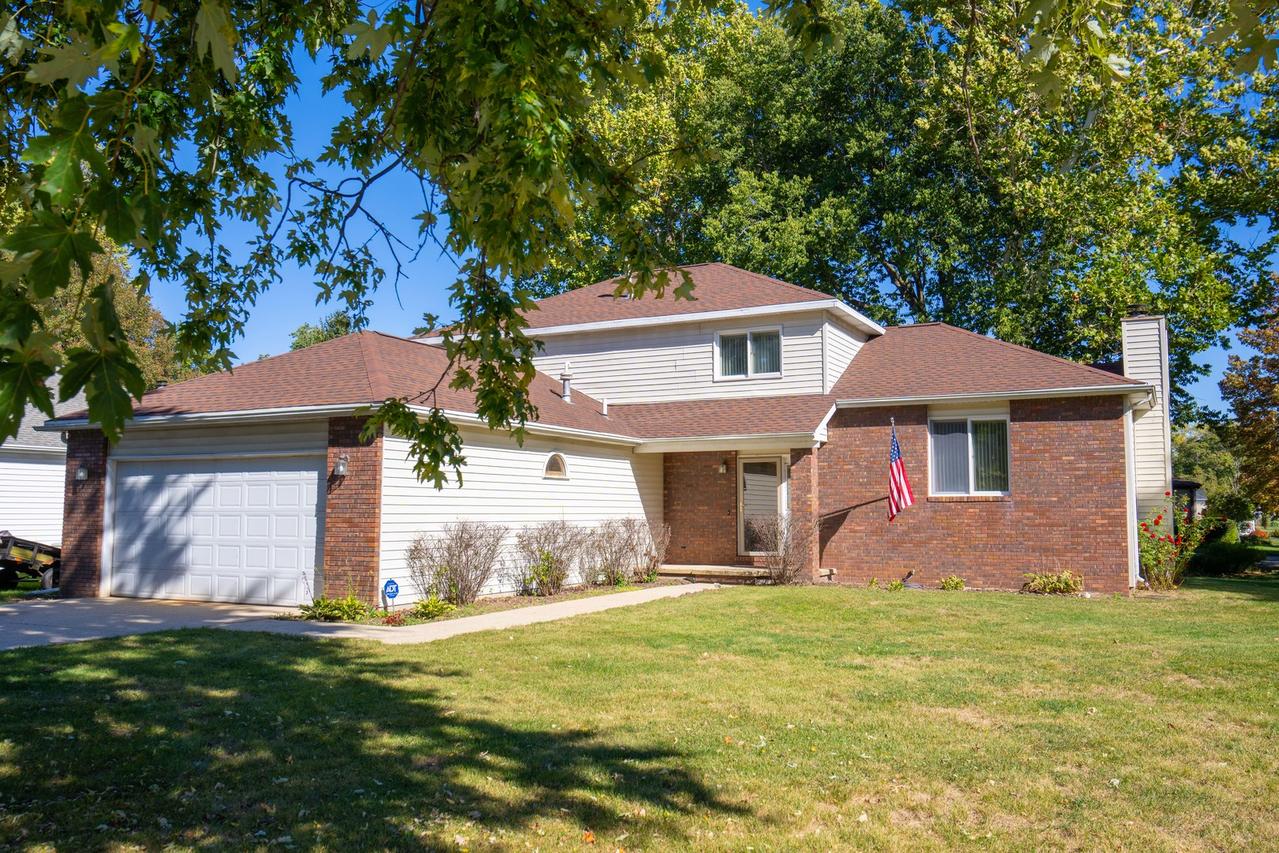 1708 Oak Park Dr., Champaign, IL 61822