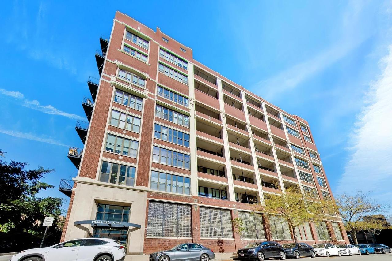 320 E 21st St. #406, Chicago, IL 60616