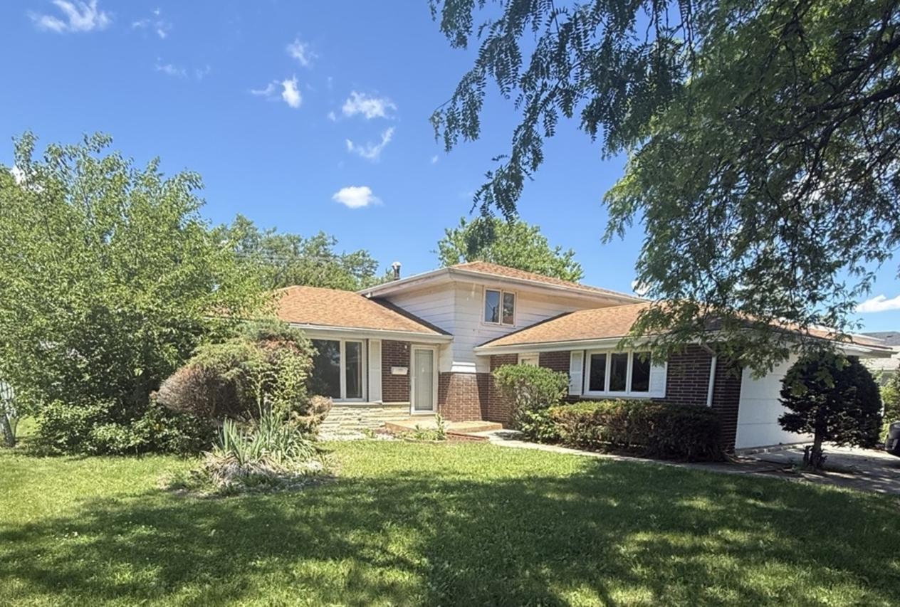 942 E 168th St., South Holland, IL 60473