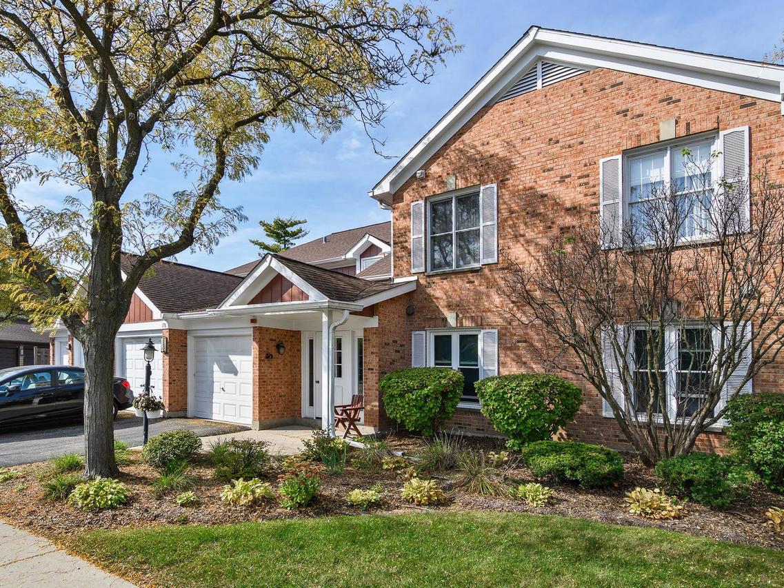 178 Grove Ave. #C, Des Plaines, IL 60016