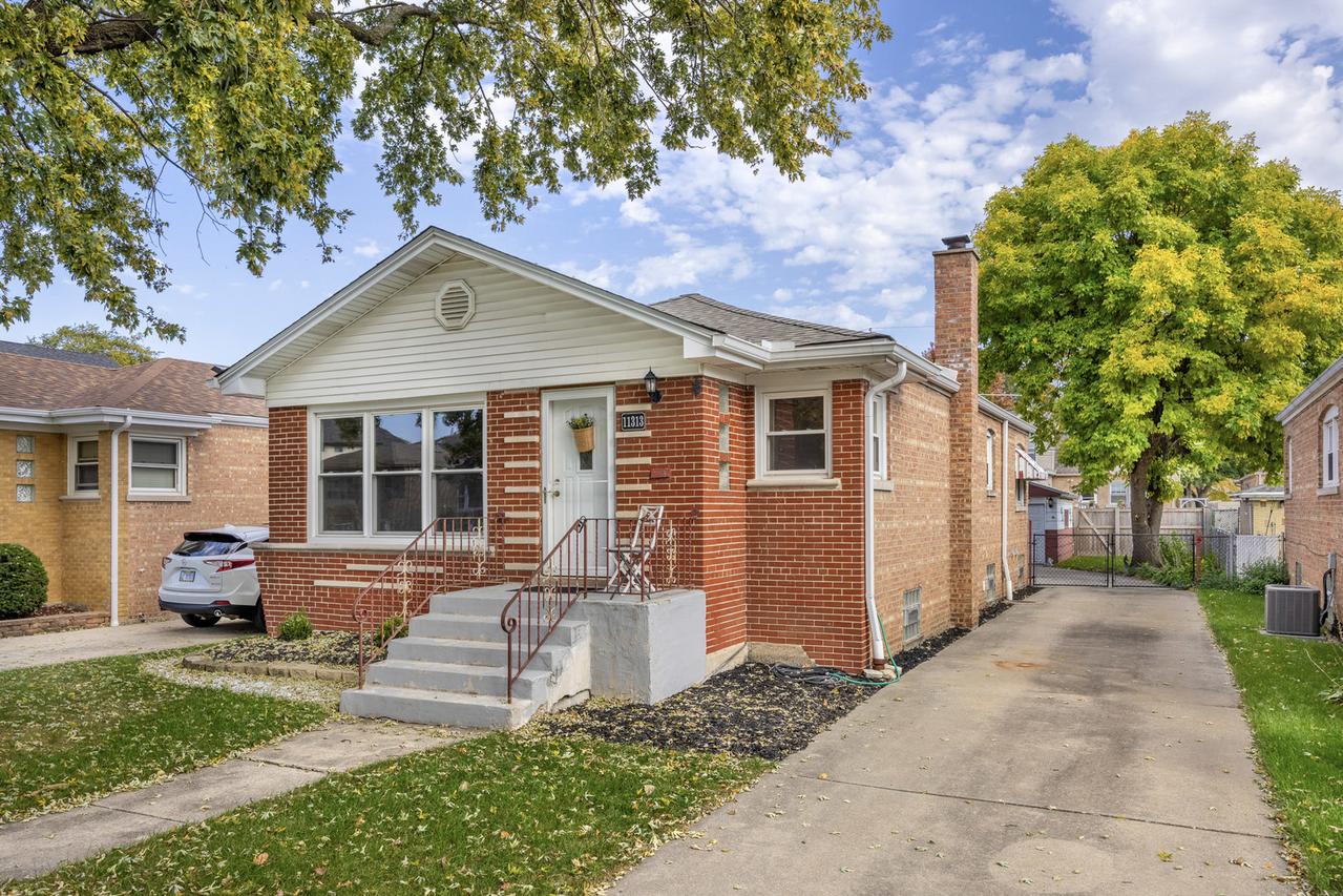 11313 S Sawyer Ave., Chicago, IL 60655