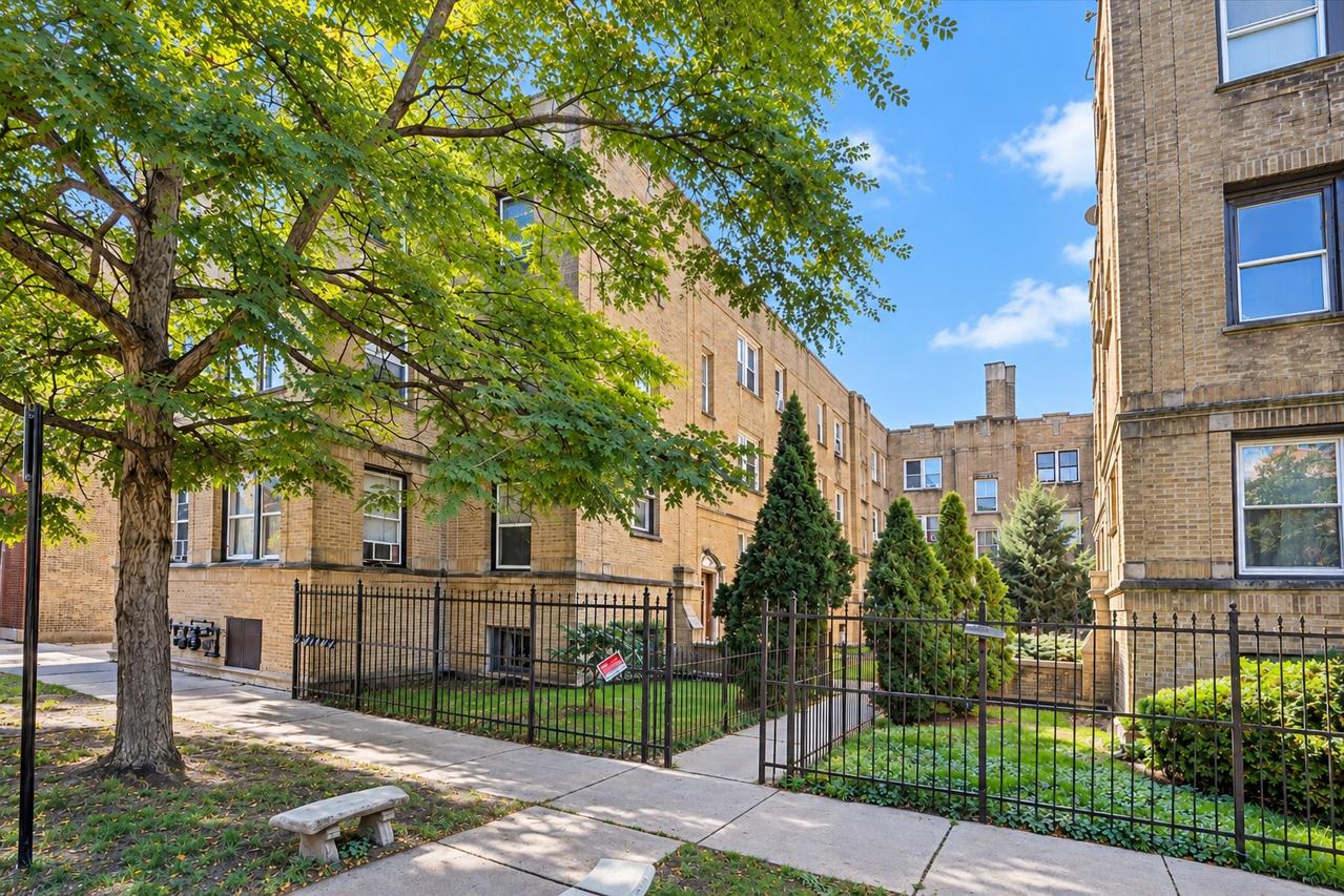 1703 W Wallen Ave. #1C, Chicago, IL 60626