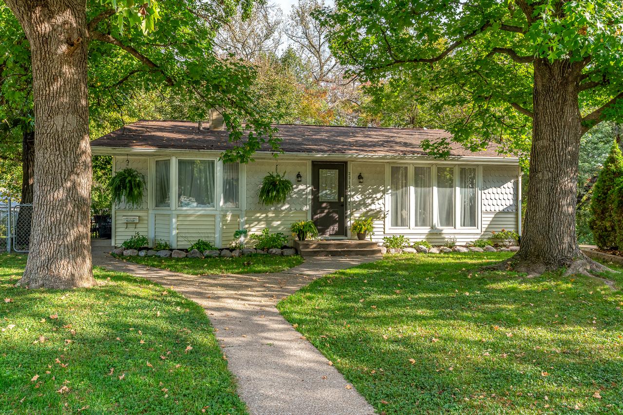 2311 46th Street Ct., Rock Island, IL 61201
