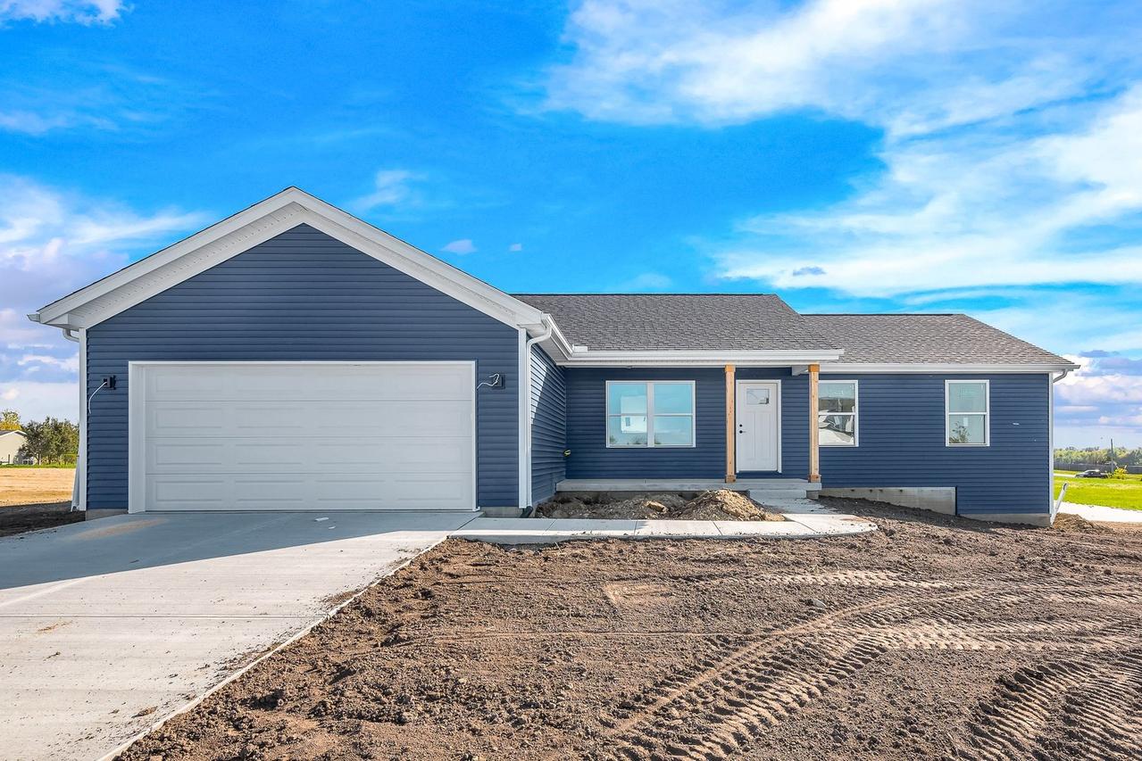 503 Travis Dr., Carlock, IL 61725