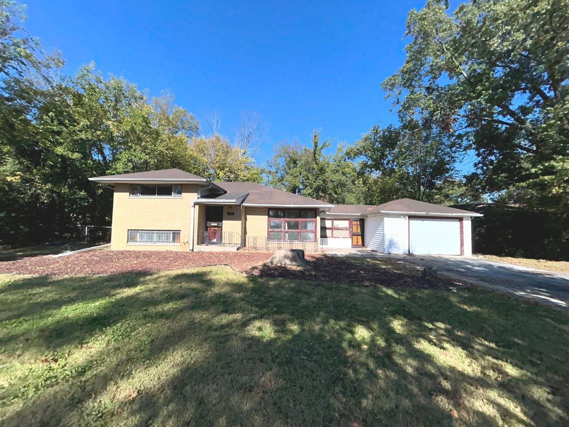 3108 Lexington Dr., Hazel Crest, IL 60429