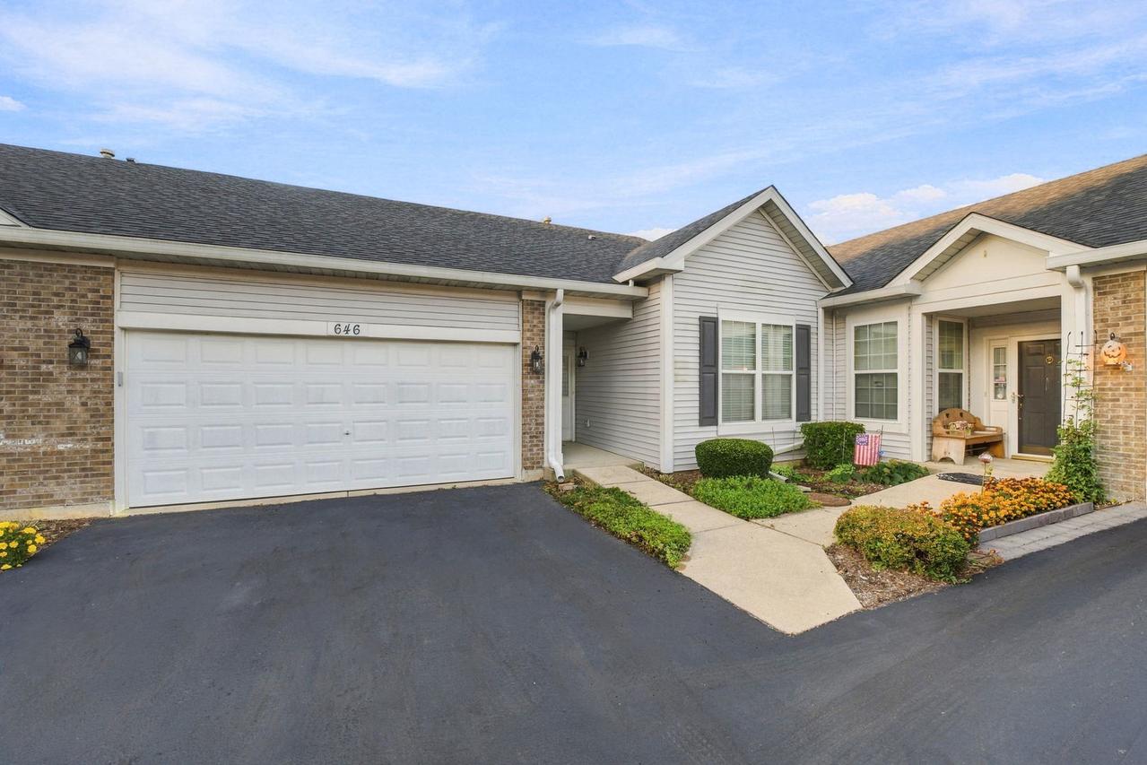 646 S Empire Way, Romeoville, IL 60446