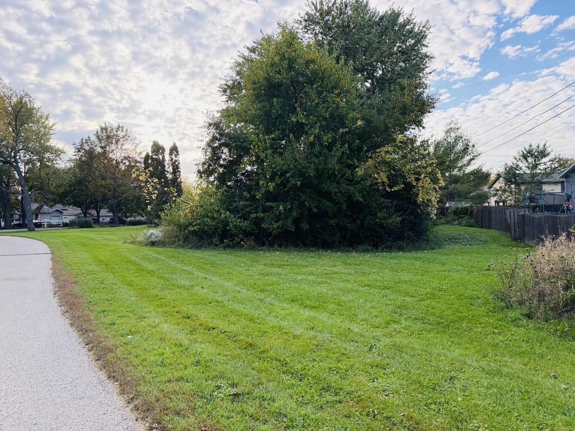 1322 Teakwood Ln., Crystal Lake, IL 60014