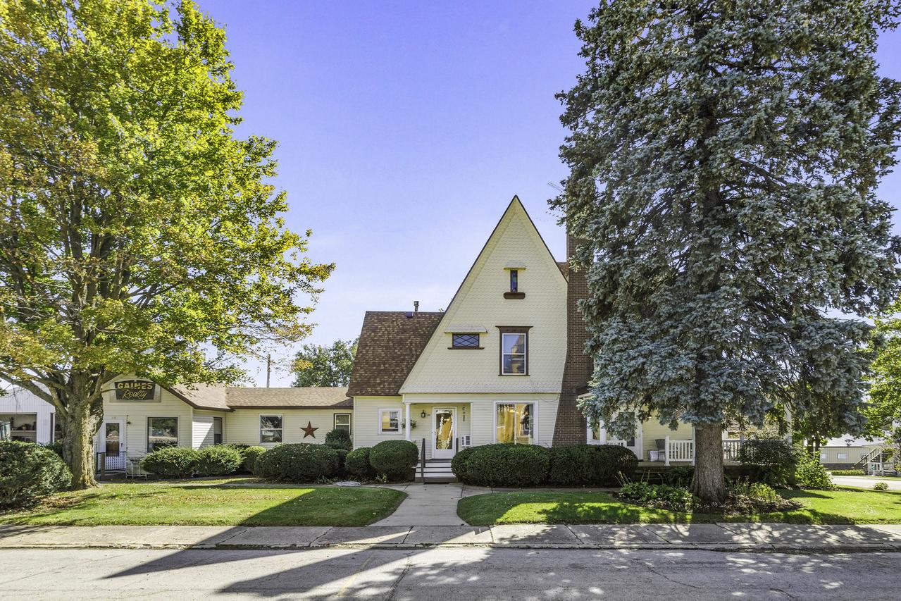 389 Chicago Rd., Paw Paw, IL 61353