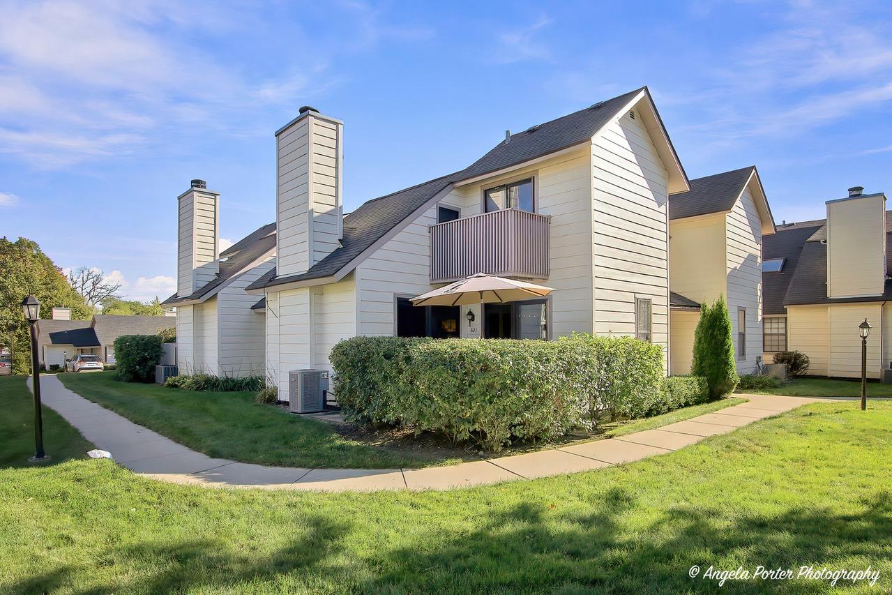 621 Chip Ct., Gurnee, IL 60031