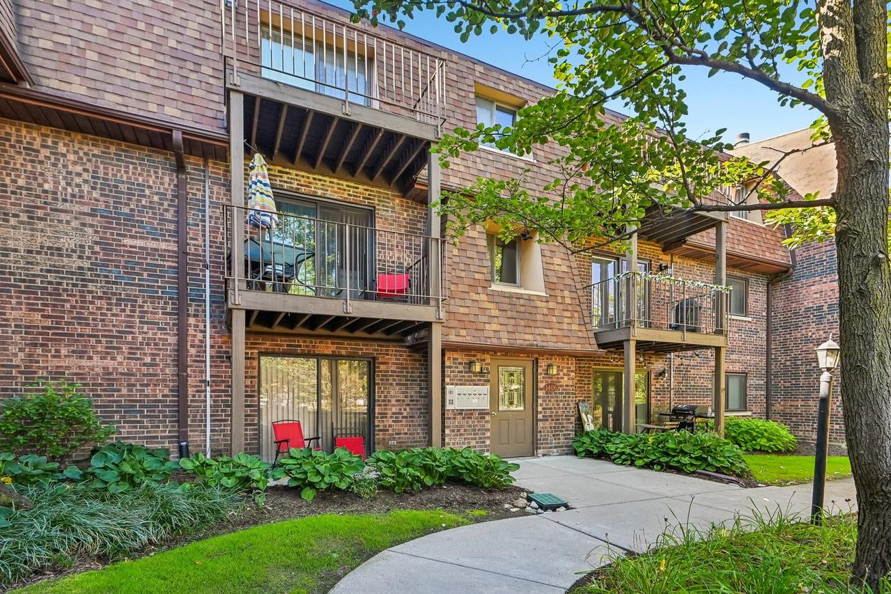 1406 S Fairfield Ave. #49B, Lombard, IL 60148