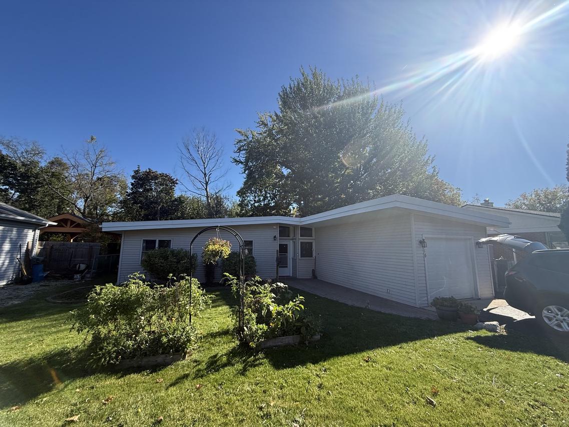 318 Brown St., Wauconda, IL 60084