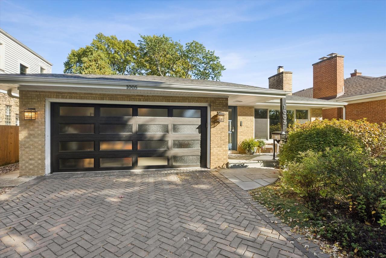 1005 S Brainard Ave., La Grange, IL 60525