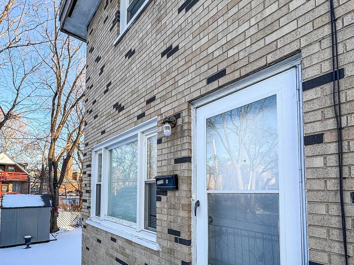 7717 S Saginaw Ave. #H, Chicago, IL 60649