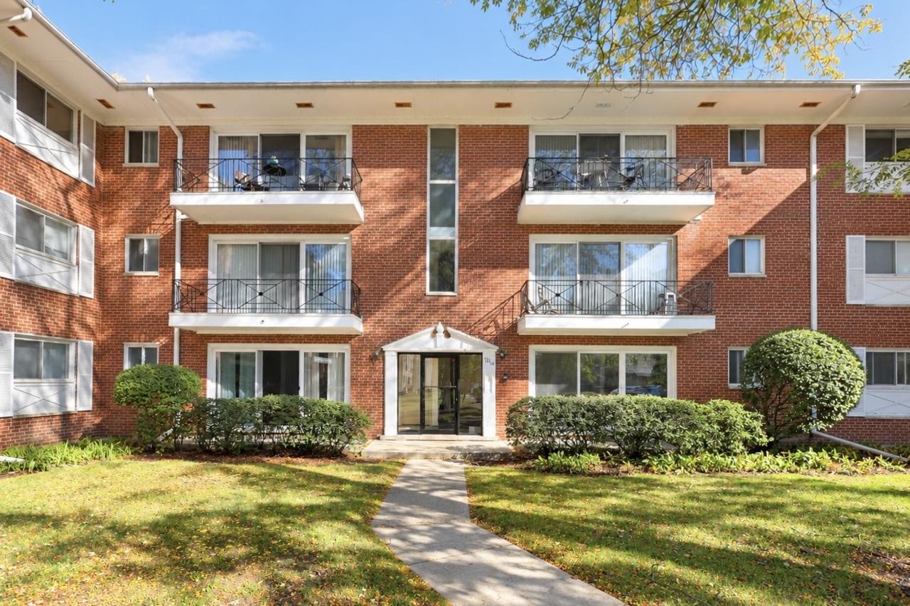10115 Old Orchard Ct. #104, Skokie, IL 60076