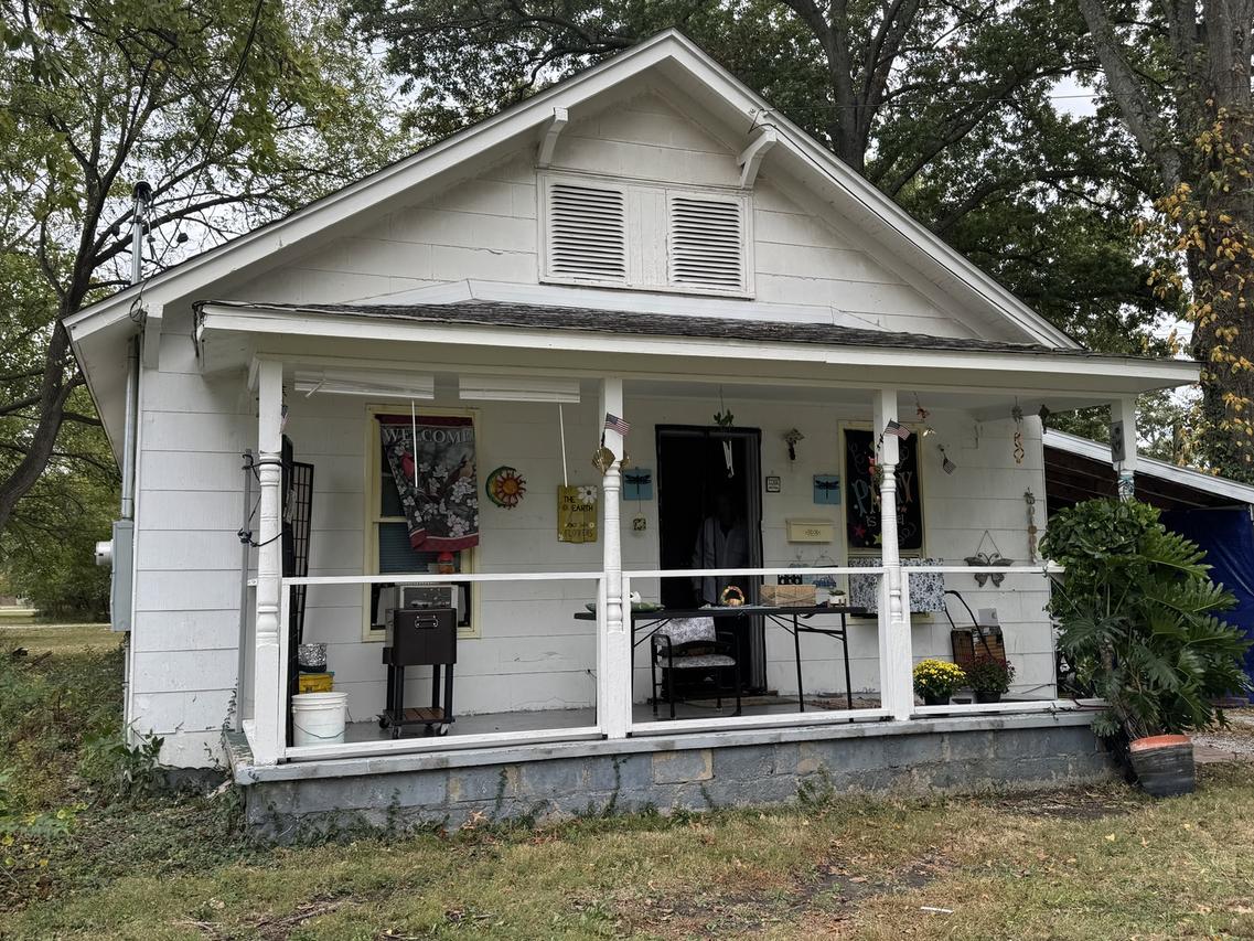 482 N Howard St., Duquoin, IL 62832