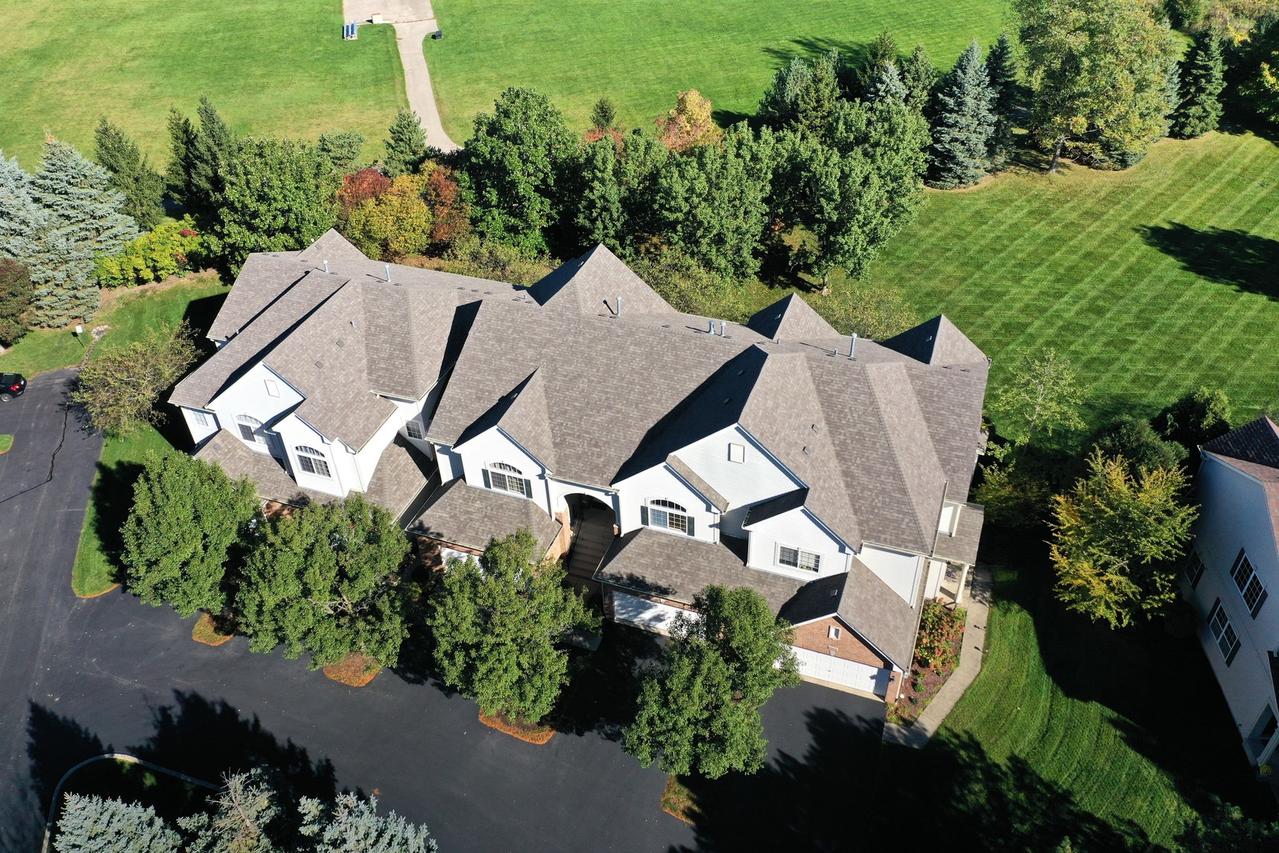 6052 Canterbury Ln., Hoffman Estates, IL 60192