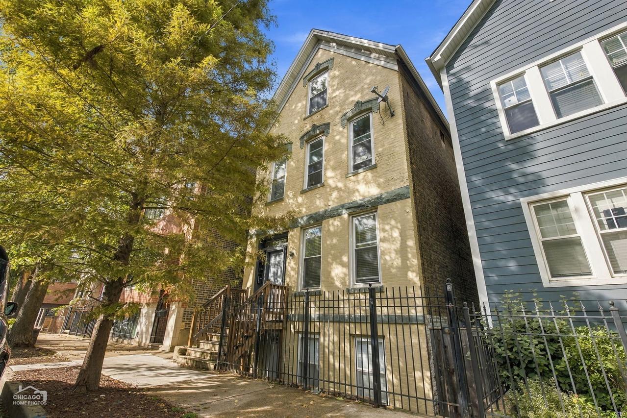 2038 W Churchill St., Chicago, IL 60647