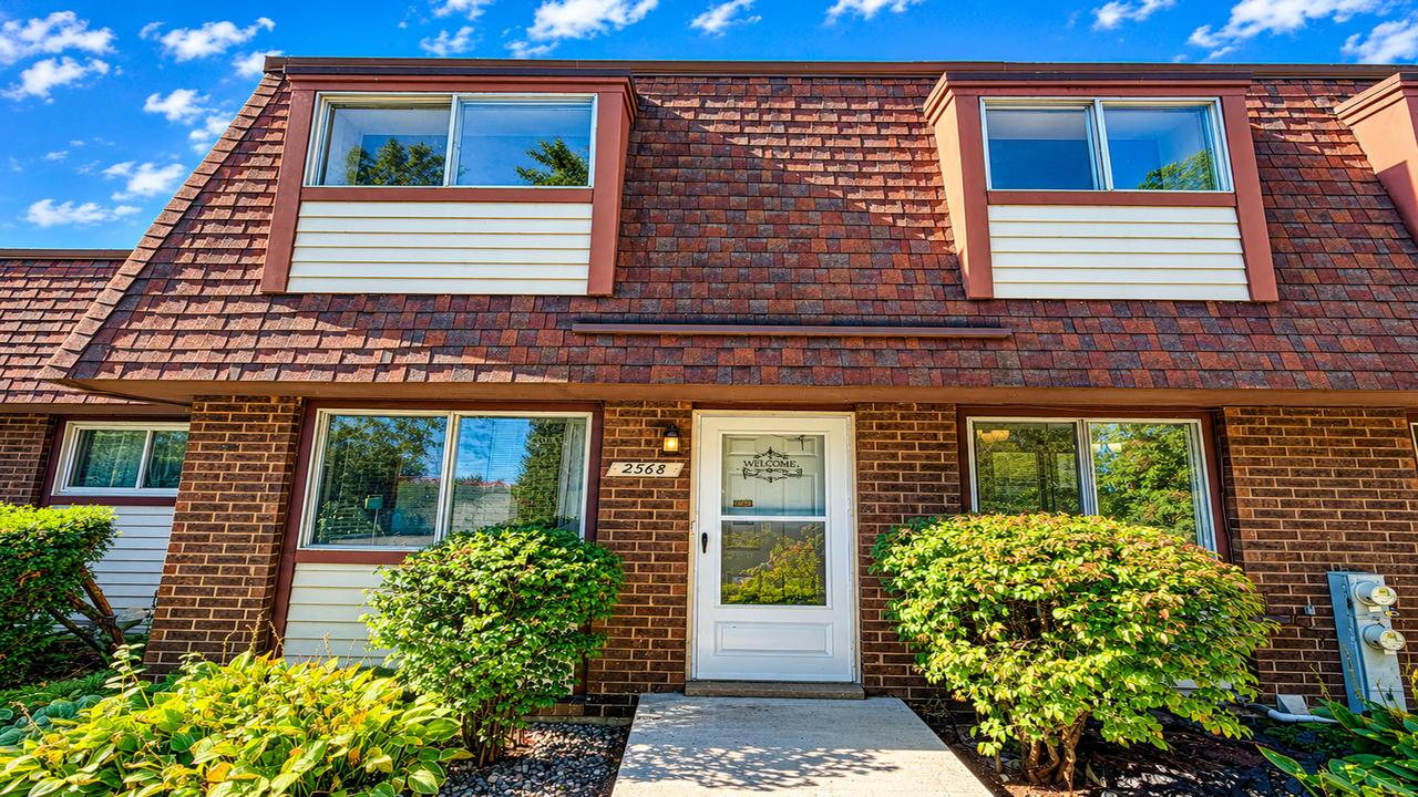2568 Berkshire Ct., Waukegan, IL 60087