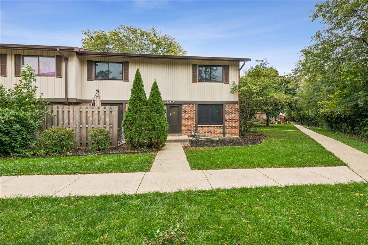7336 Winthrop Way #5, Downers Grove, IL 60516