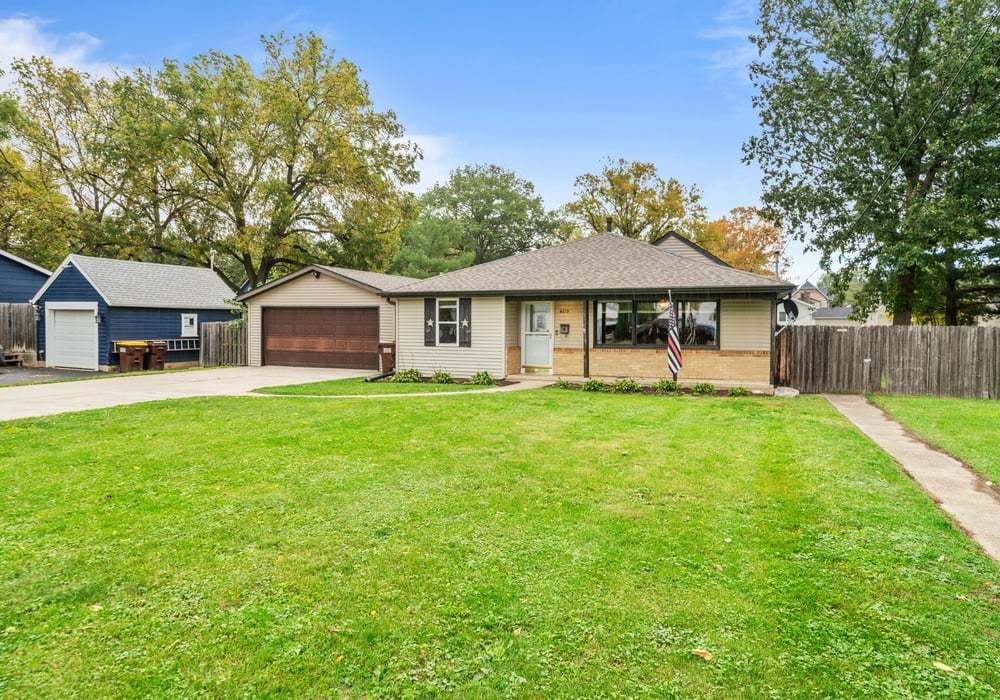 409 S 9th St., Oregon, IL 61061
