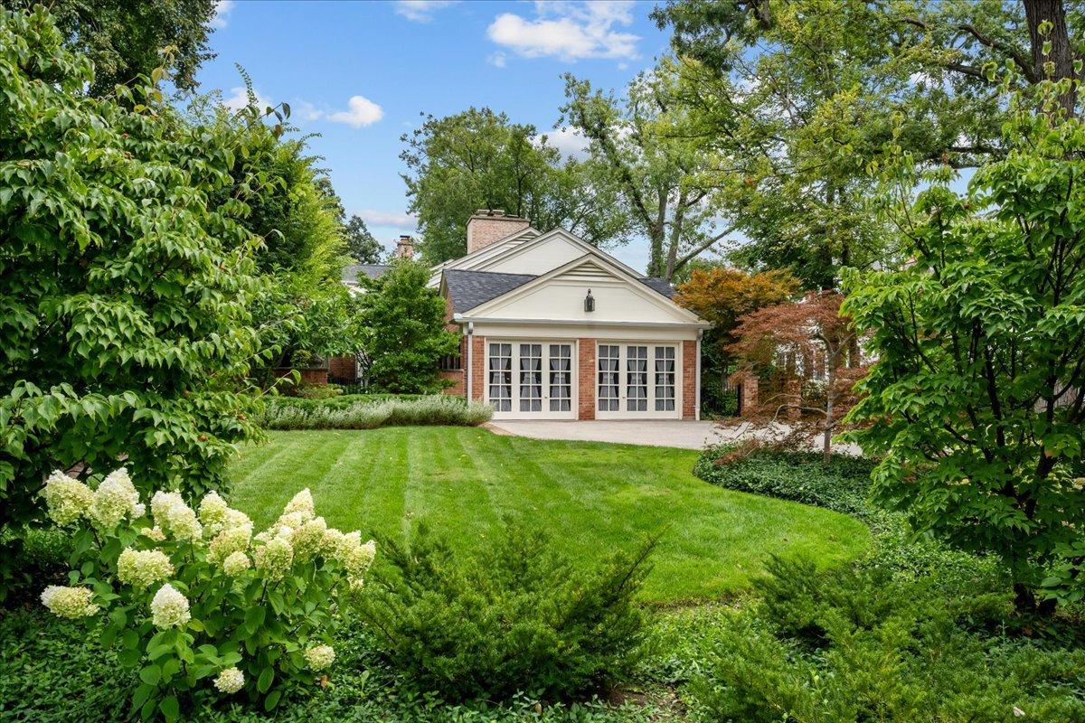 381 Linden St., Winnetka, IL 60093