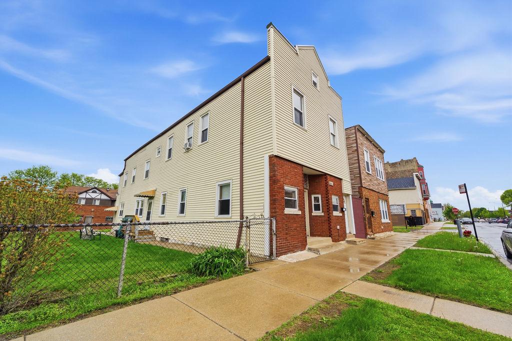 9655 S Commercial Ave., Chicago, IL 60617
