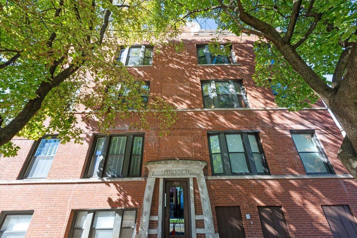 2900 N Troy St. #A3, Chicago, IL 60618