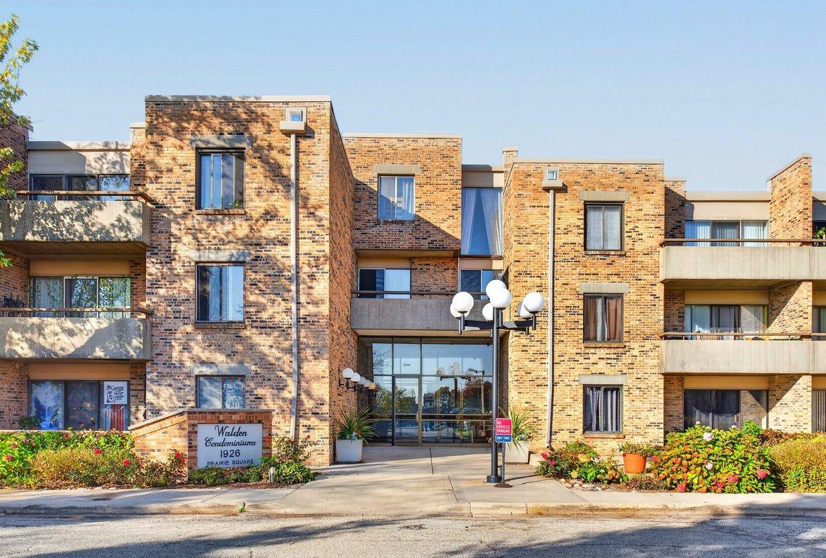 1926 Prairie Sq. #220B, Schaumburg, IL 60173