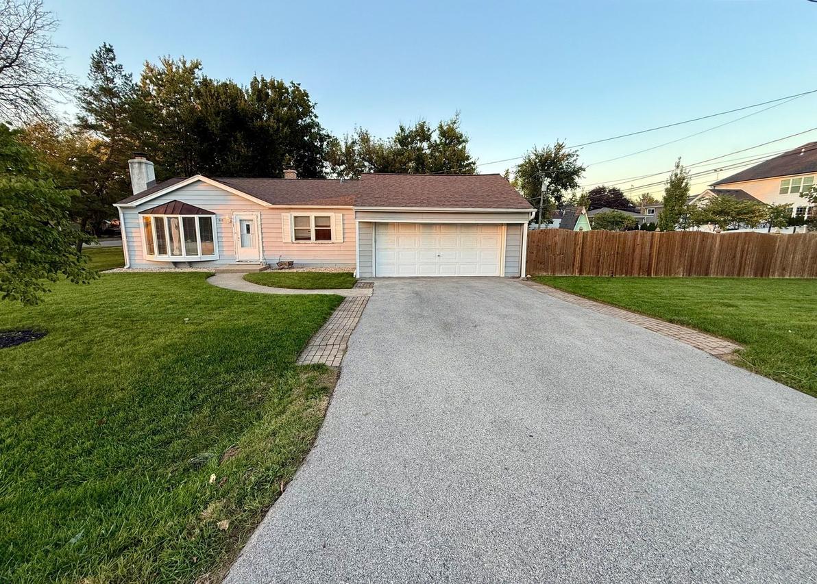511 W Armitage Ave., Elmhurst, IL 60126