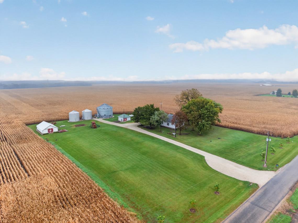 1279 N 1550th Rd., Streator, IL 61364