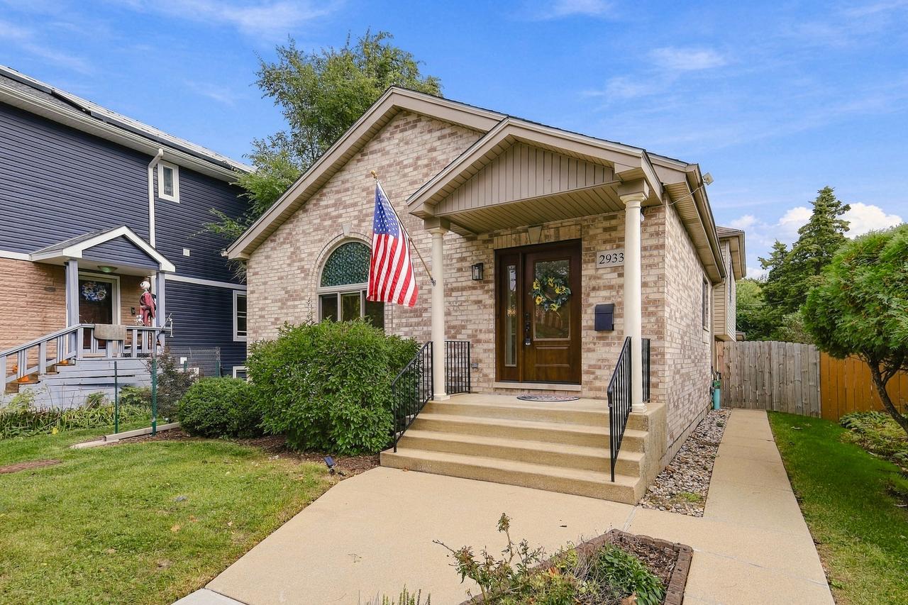 2933 Vernon Ave., Brookfield, IL 60513