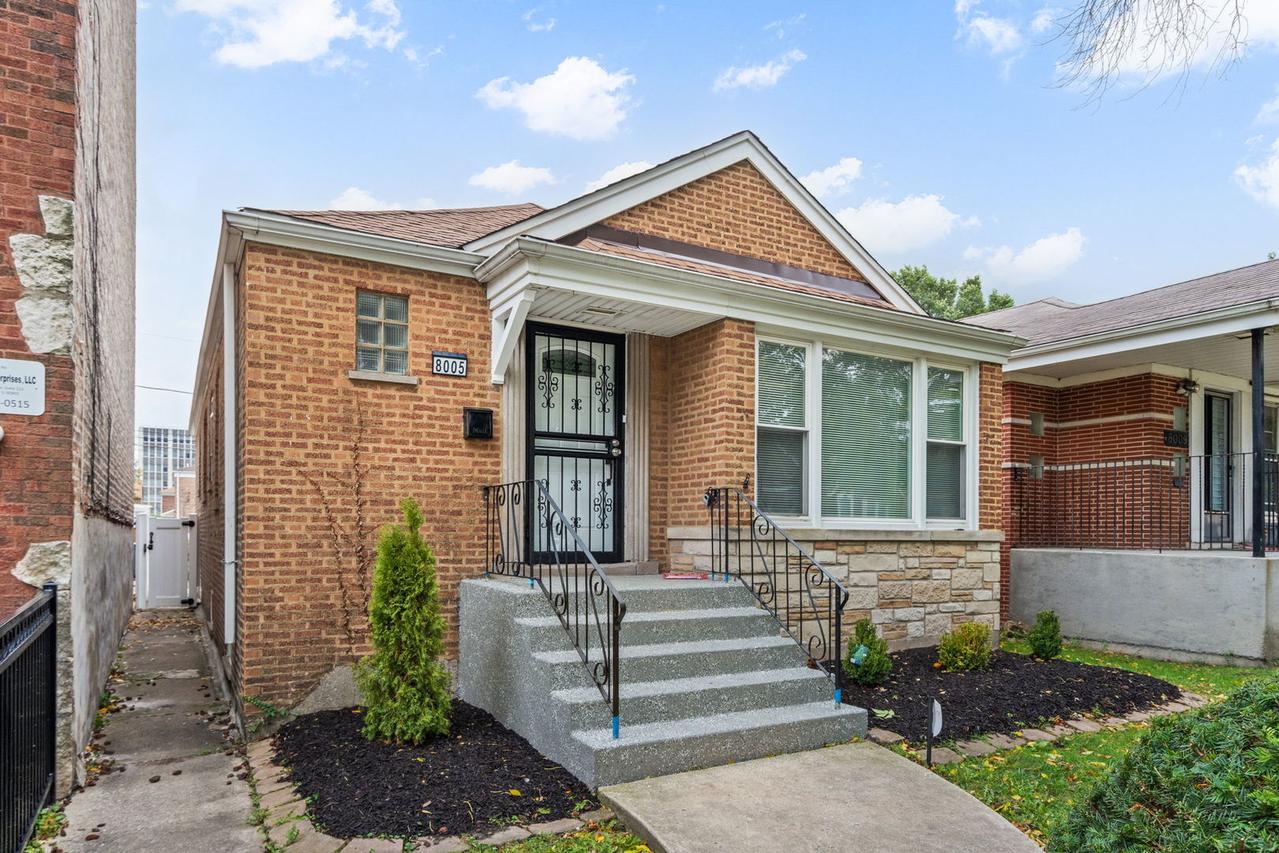 8005 S Campbell Ave., Chicago, IL 60652