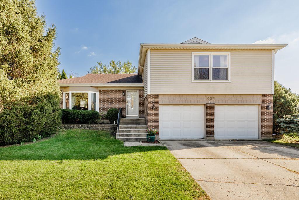 1007 Confederation Dr., Bartlett, IL 60103